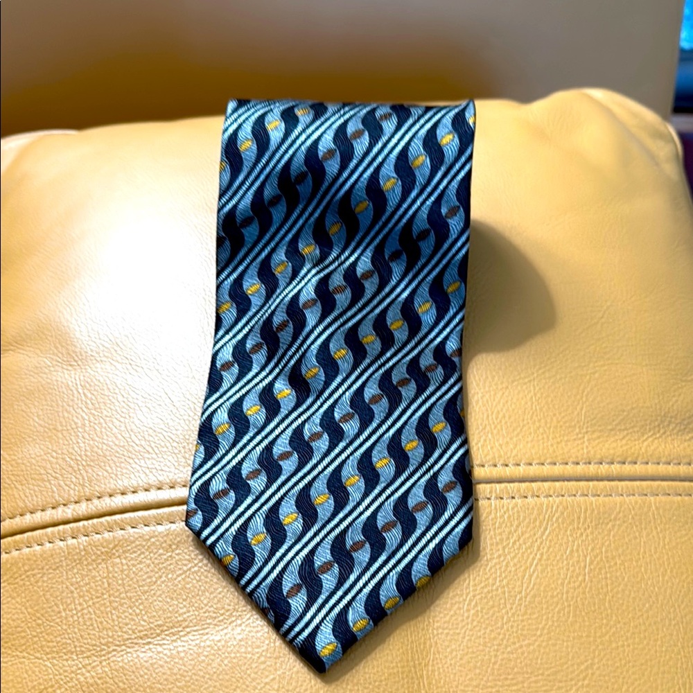 306.  ZYLOS George Machado Elegant Black, Silver and Copper Patterned Silk Tie